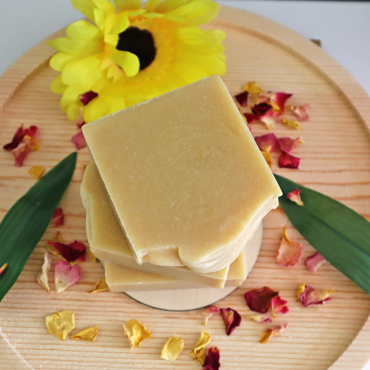Papaya and Turmeric Soap with Sweet and Fruity Scent